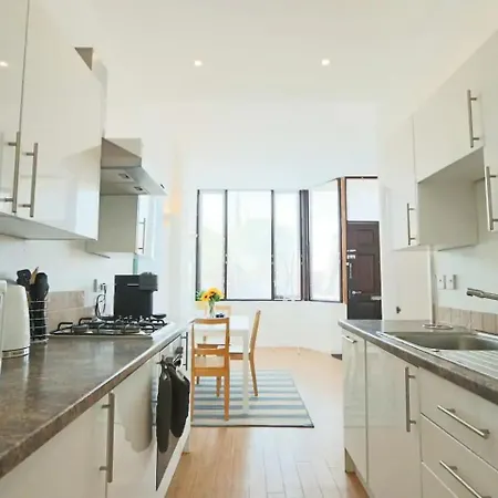 Apartment Large 1 Bed Flat-long Stays-by Matchstickstays Bristol