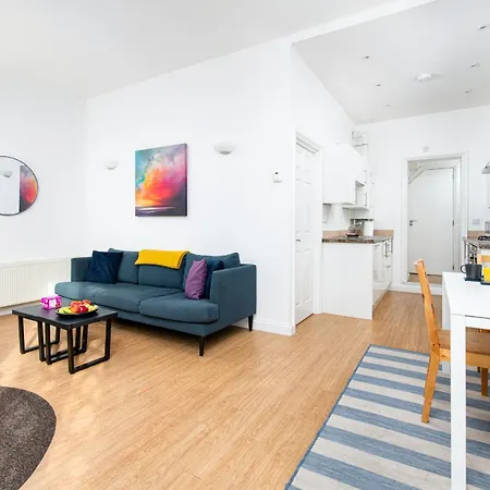 Apartment Large 1 Bed Flat-long Stays-by Matchstickstays *