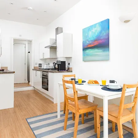 Apartment Large 1 Bed Flat-long Stays-by Matchstickstays Bristol