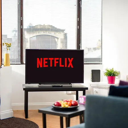 Large 1 Bed Flat-long Stays-by Matchstickstays * Bristol