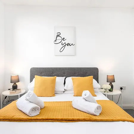 Large 1 Bed Flat-long Stays-by Matchstickstays