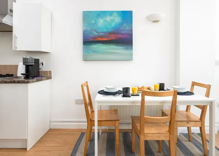 Large 1 Bed Flat-long Stays-by Matchstickstays