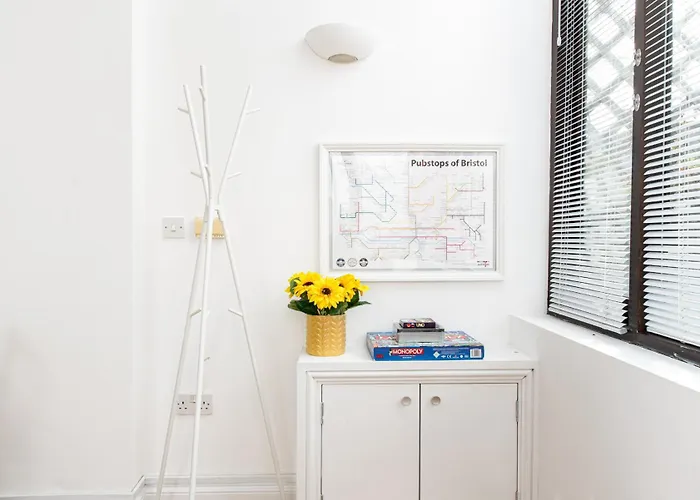 Apartment Large 1 Bed Flat-long Stays-by Matchstickstays