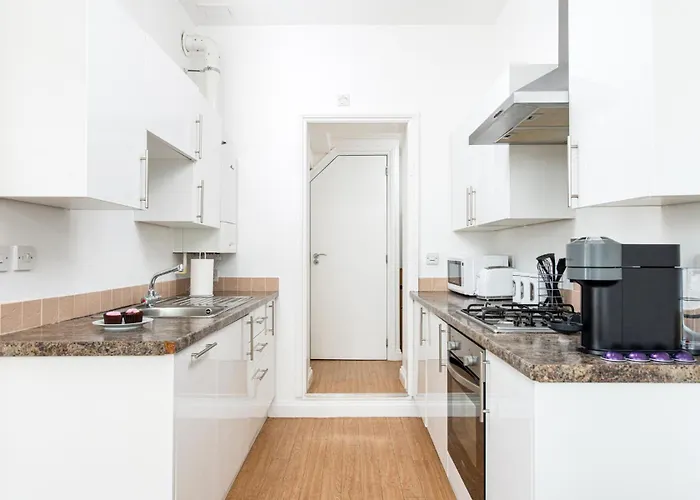 Large 1 Bed Flat-long Stays-by Matchstickstays Bristol