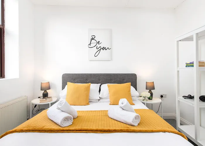 Large 1 Bed Flat-long Stays-by Matchstickstays