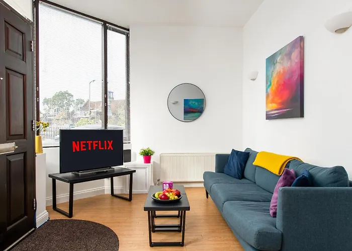 Large 1 Bed Flat-long Stays-by Matchstickstays Bristol